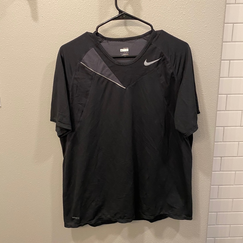 Black/Gray Men’s Nike Athletic Shirt- Size L